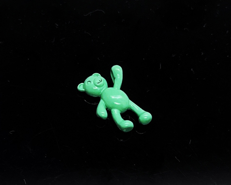 Подвеска Мишка косолапый с зеленой эмалью размер 18мм