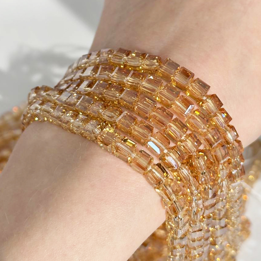 Бусины стеклянные форма кубик размер 6*5мм цвет золотистый