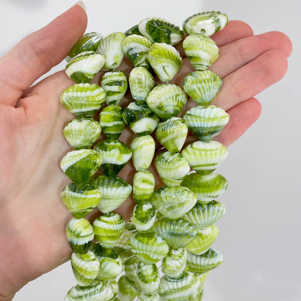 Бусины стеклянные форма ракушки размер 15*21мм